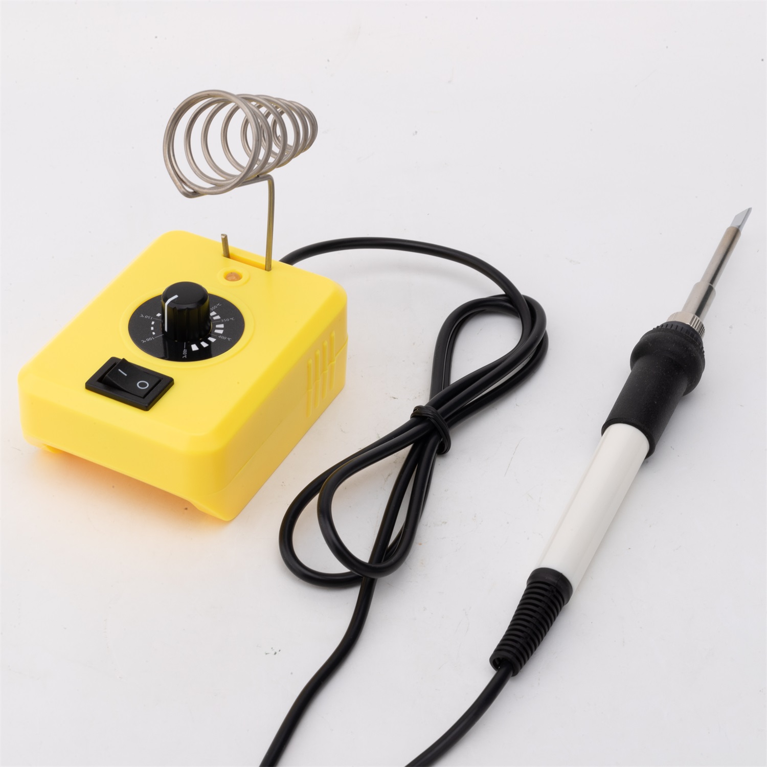 Bezprzewodowa lutownica DeWalt – T12 Soldering Station Oled recenzja i cena